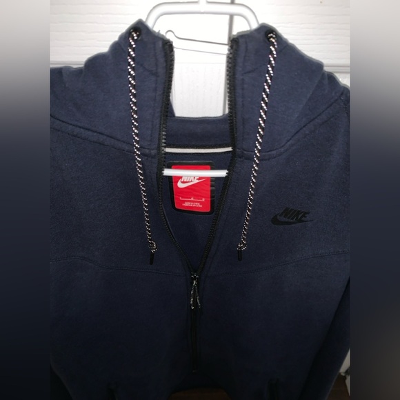 Old season navy Nike tech fleece hoodie - Picture 2 of 2